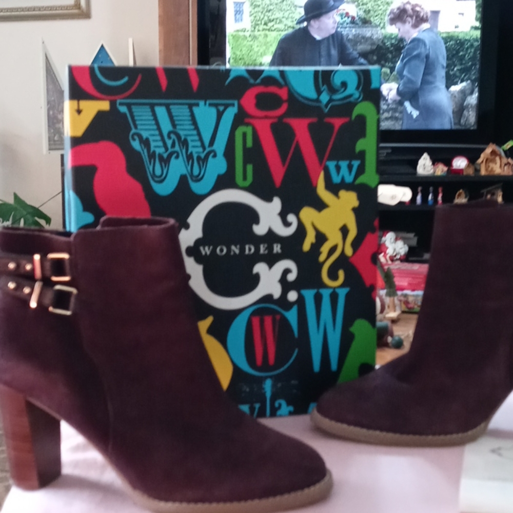 C Wonder Double Strip Bootie Size 9.5 - image 3